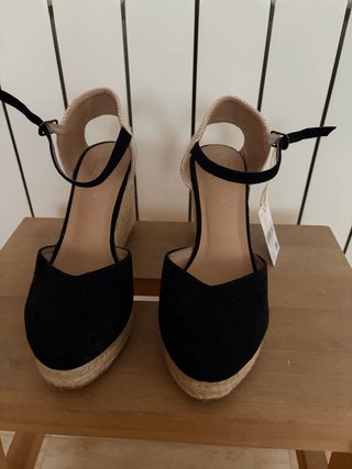 Sandalias de cuña negras