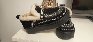 Zuecos Mocasines con Bordado