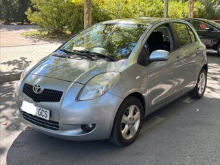 Toyota Yaris AUTOMATICO