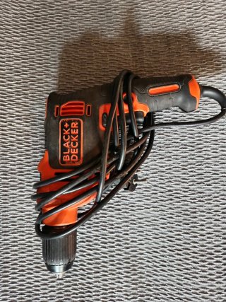 Taladro Black & Decker 710W