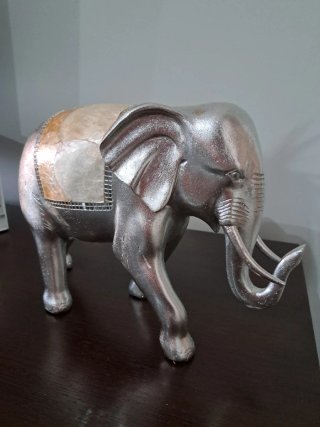 Figura Decorativa de Elefante Plateado