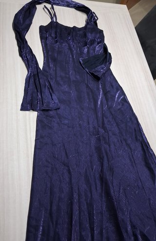 Vestido lila ceremonia con chal