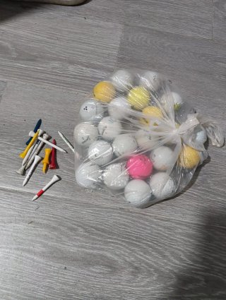 Lote de Pelotas de Golf y Tees
