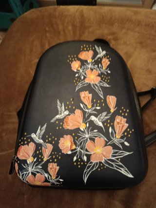 Mochila de Piel con Flores y Colibríes