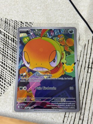 Carta Pokémon Scraggy 140/128 30 Aniversario