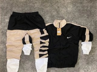 Chándal Nike Negro y Beige. Todas las TALLAS