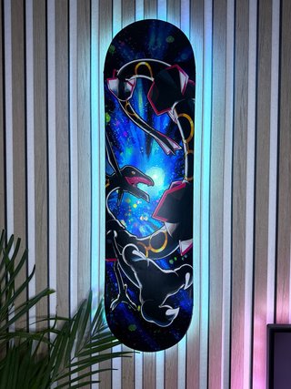 Skate con diseño de Rayquaza Shiny