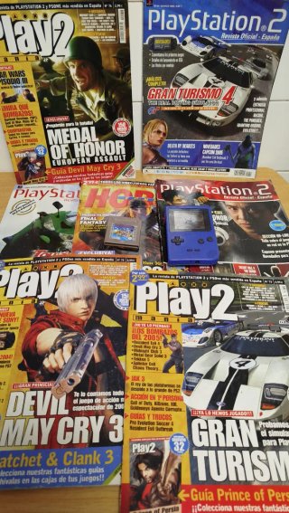 Nintendo Game Boy y Revistas PlayStation 2