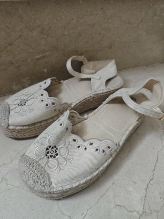 Sandalias de niña tipo alpargata talla 33