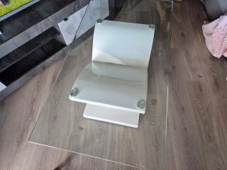 Mesa de Centro de Cristal y Base Blanca