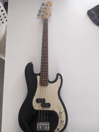 Bajo Eléctrico Precision Bass (P-Bass)