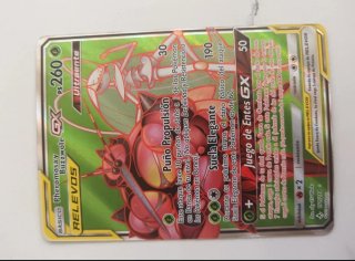 Carta Pokémon Pheromosa y Buzzwole GX