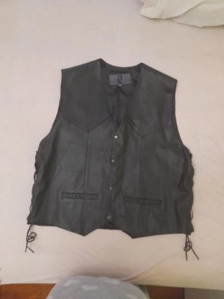 Chaleco de cuero negro talla XXL