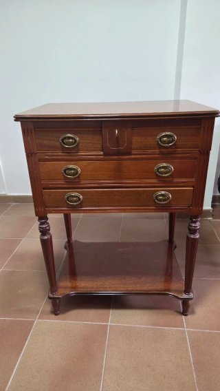Mueble Artesanal de Madera