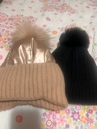 Set de 2 Gorros con Pompón