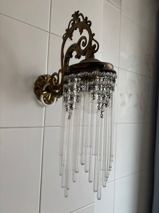 Lámpara de pared antigua