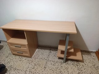 Escritorio de Madera con Estantería