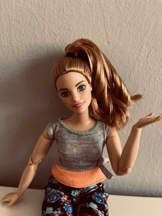 Muñeca Barbie Made to Move
