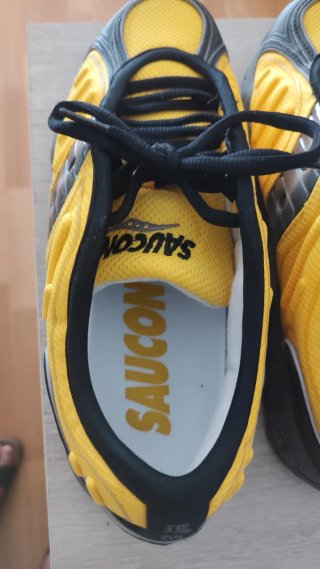 Bambas Saucony Amarillas y Negras