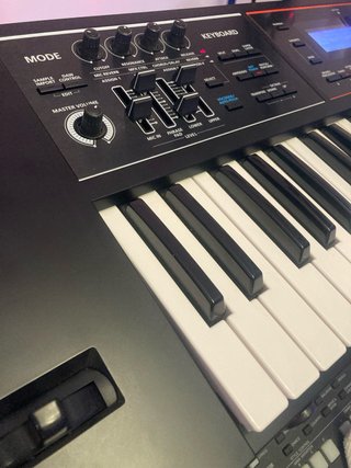 Teclado Sintetizador Roland Juno-DS