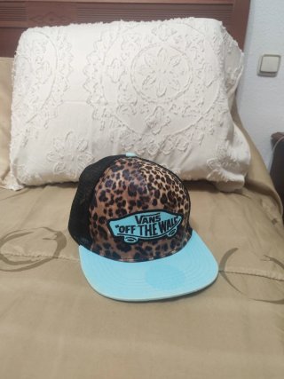 Gorra Vans  estampado leopardo