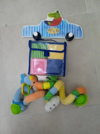 Perchero Infantil y Juguetes para Bebé