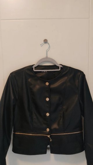 Chaqueta Zara Negra con etiqueta