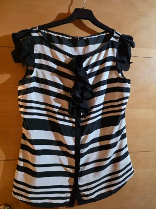 Blusa de rayas blanco y negro