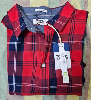 Camisa de cuadros Tommy Jeans para hombre.