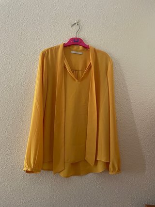 Blusa Mostaza con Lazo Talla M