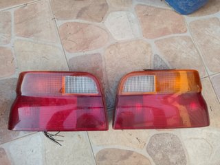 Pilotos traseros Ford Escort