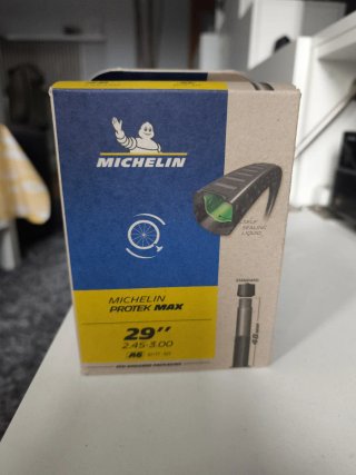 Cámara Michelin Protek Max 29 x 2,45-3