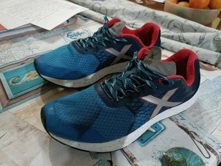 Zapatillas Munich azul y rojo