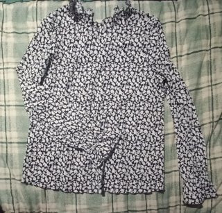 Blusa con estampado floral