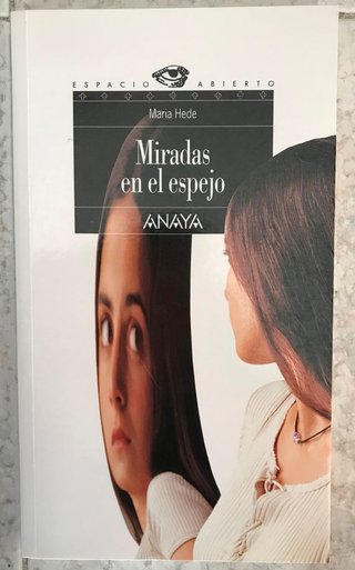 Libro. MIRADAS EN EL ESPEJO.