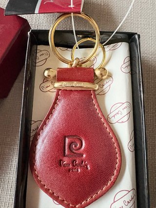 Llavero Pierre Cardin de Piel y metal dorado