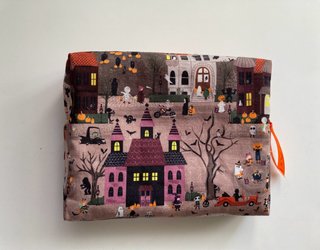 Neceser con estampado de Halloween hecho a mano