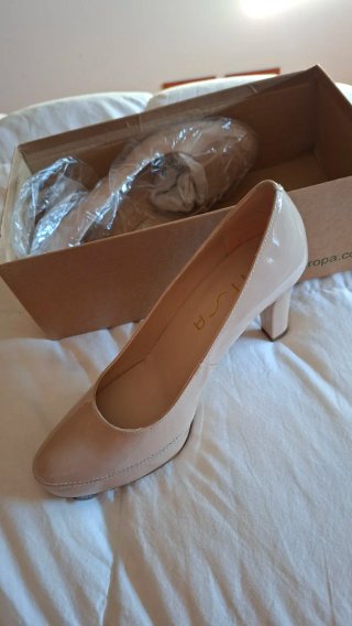 Zapatos de tacón beige