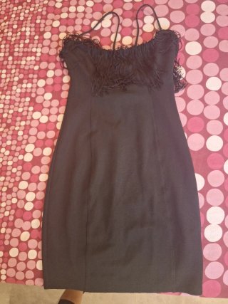 Vestido Negro con Flecos Bershka