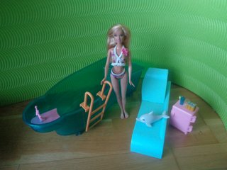 Barbie nella sua piscina vintage