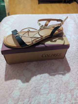 Sandalias Colires Negras y Doradas