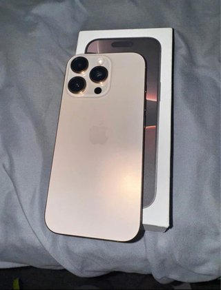 iPhone 16 Pro Max Oro