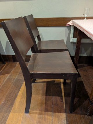 Set de 29 sillas de madera