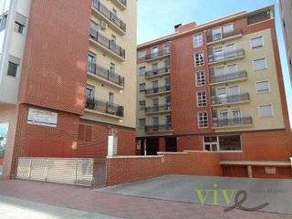 Garaje en venta en Los Olivos en Huesca