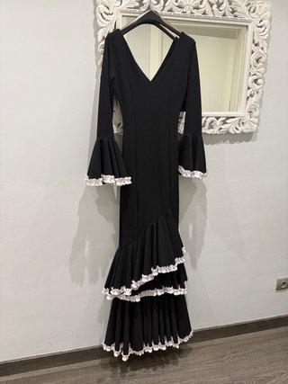 Vestido de flamenca negro y blanco