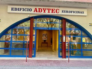 Oficina en alquiler en Los Bermejales en Sevilla