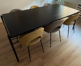 Mesa de madera (1,00m x 2,00m) con 6 sillas
