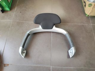 (000658)Respaldo y Asas Traseras Piaggio X-Evo