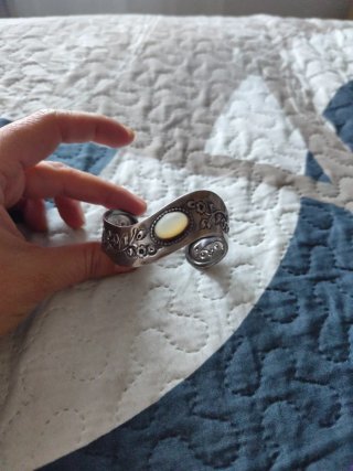 Brazalete de mujer plateado