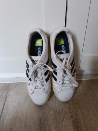 Zapatillas Adidas Blancas y Negras